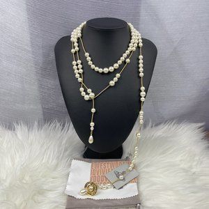 Vivienne Westwood Irregular Three Row Pearl Bas Relief Choker in gold